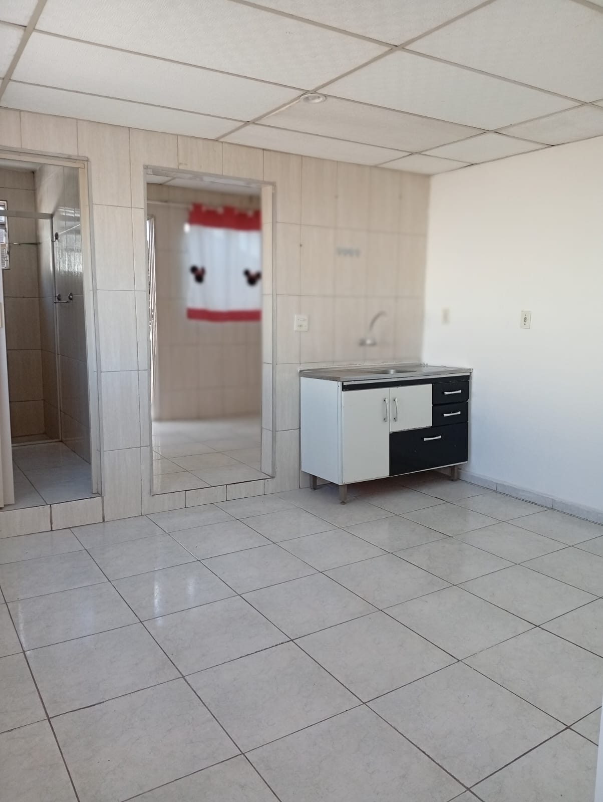 Sala integrada à cozinha